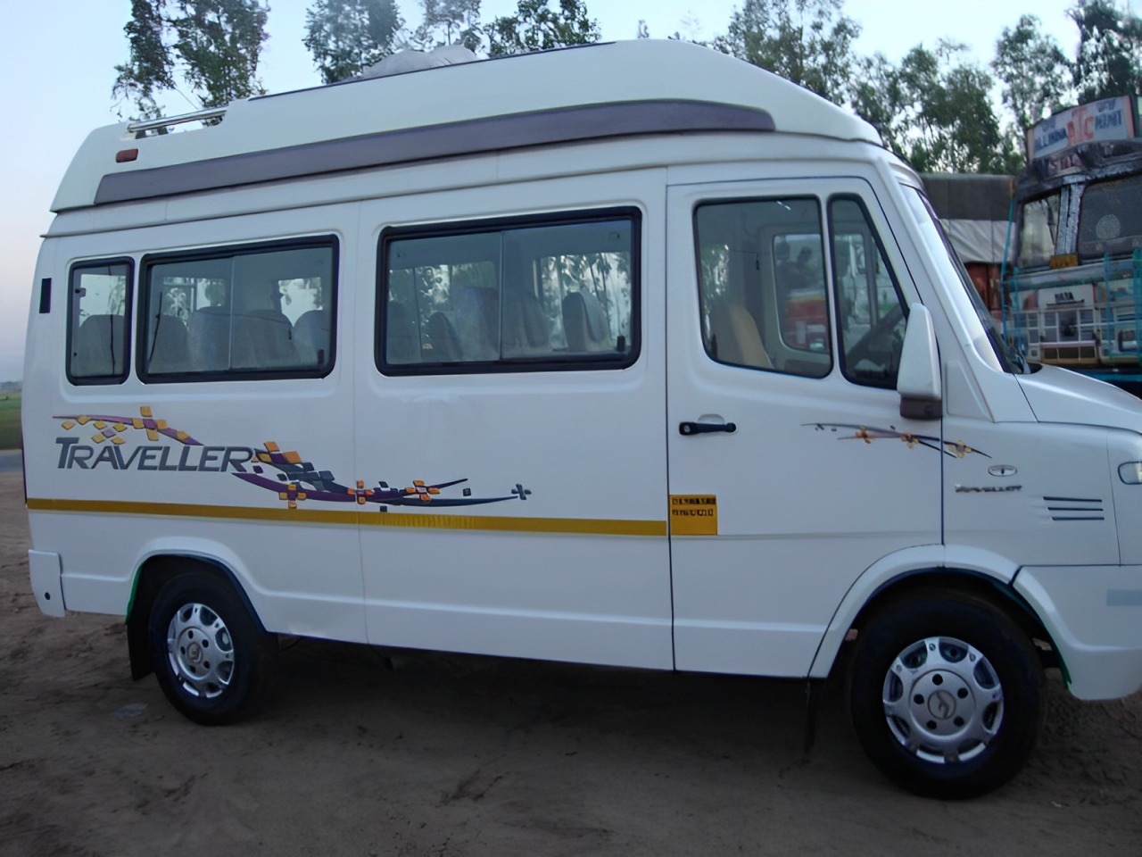 Tempo Travellr - Luxury DVD Coach